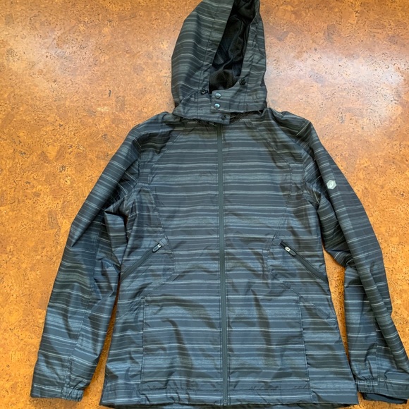 asics reflective jacket